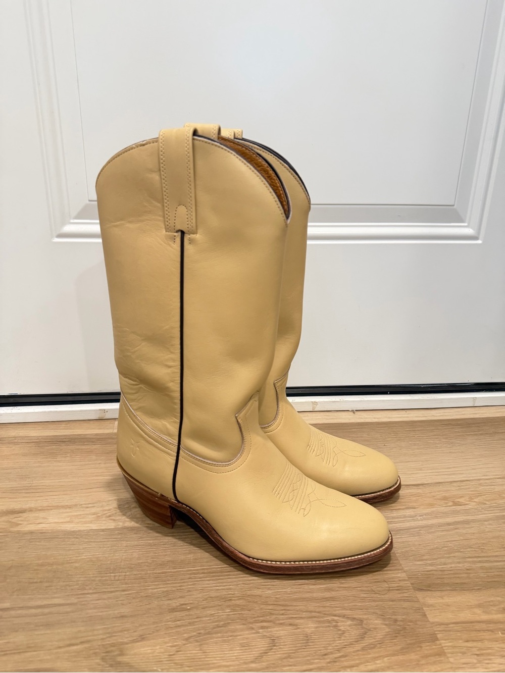 Vintage Frye Men’s Western Boots – Style 2308 – Size 9.5 D – Cream/Ivory Leather